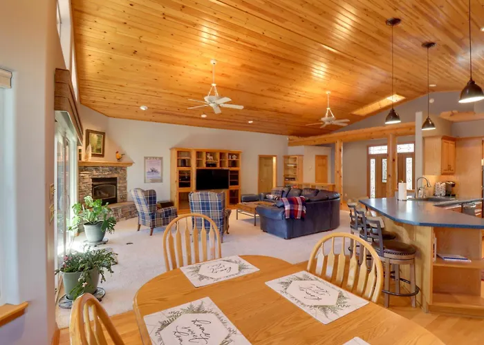 Patio & Forest View: Peaceful Show Holiday home *