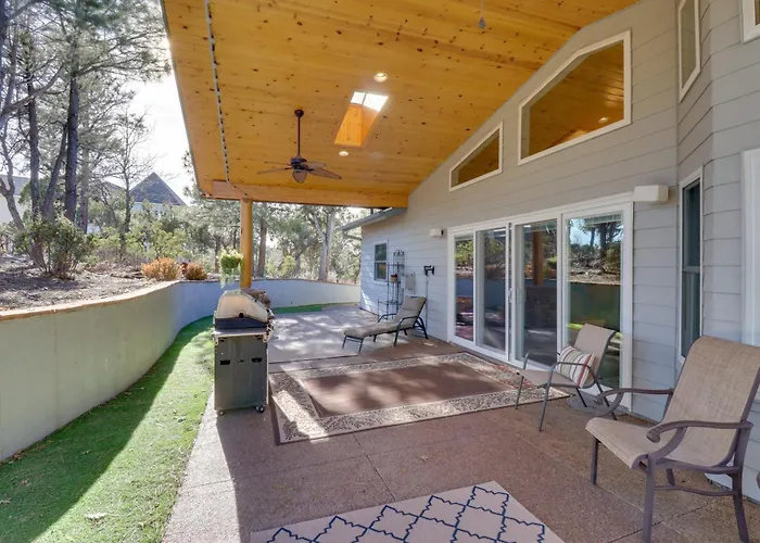 Patio & Forest View: Peaceful Show Holiday home